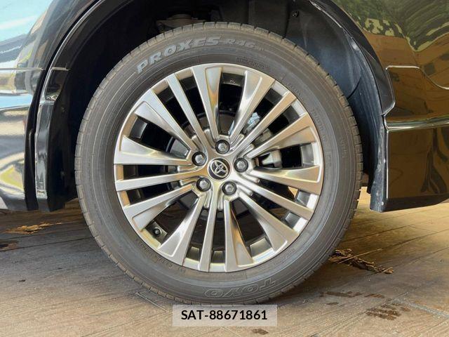 Toyota HARRIER 2023-08 8335982-12