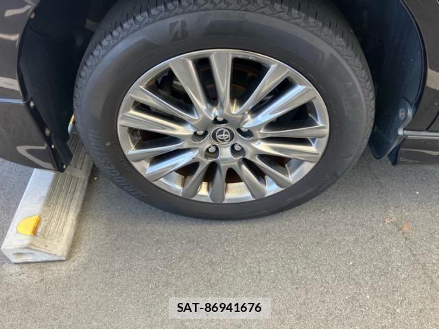 Toyota HARRIER 2017-03 8336038-5