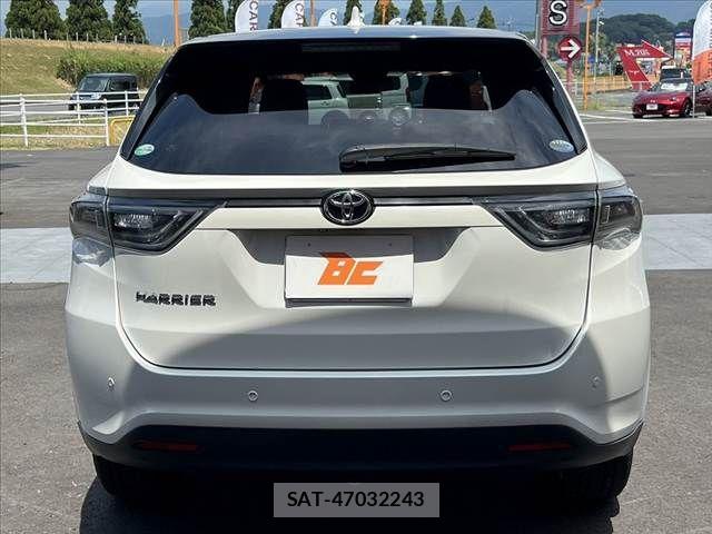 Toyota HARRIER 2015-02 8336032-13