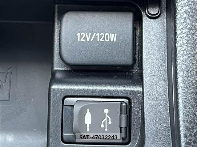 Toyota HARRIER 2015-02 8336032-27