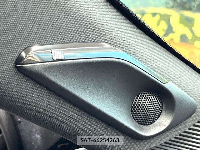 Toyota HARRIER 2023-09 8335984-4
