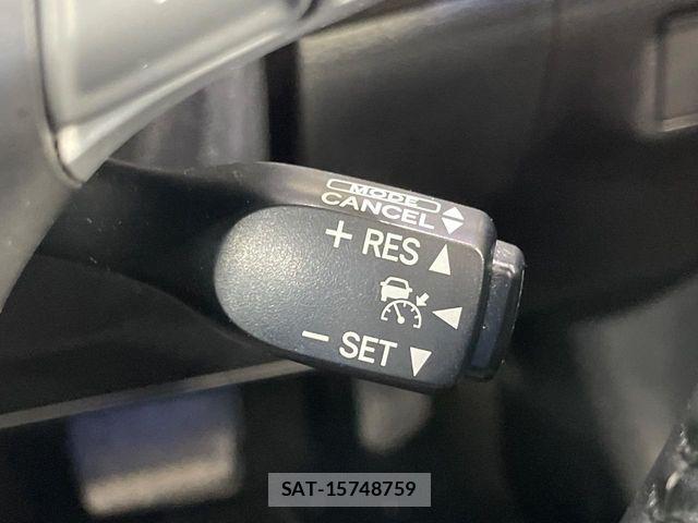 Toyota HARRIER 2017-03 8336033-6