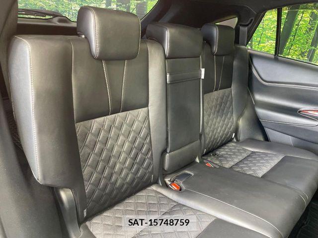 Toyota HARRIER 2017-03 8336033-8