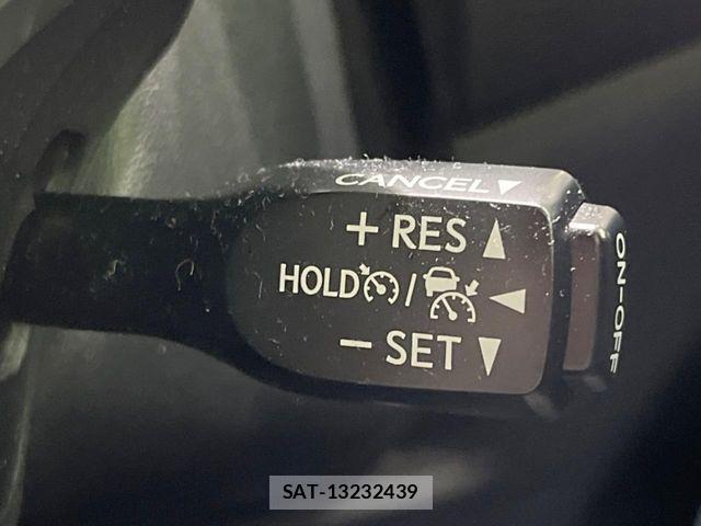 Toyota HARRIER 2017-11 8354587-5
