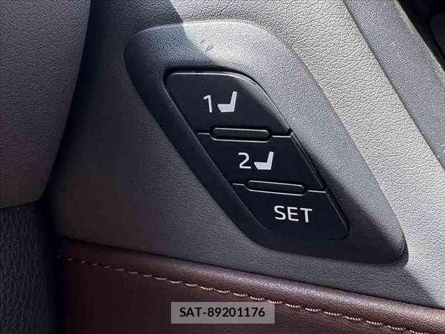 Toyota HARRIER 2020-11 8366097-24