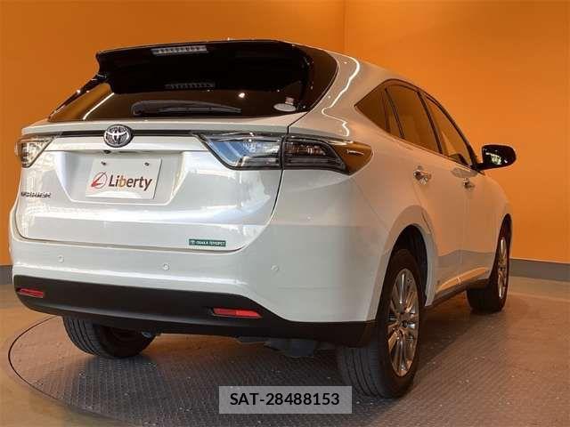 Toyota HARRIER 2016-12 8366121-11