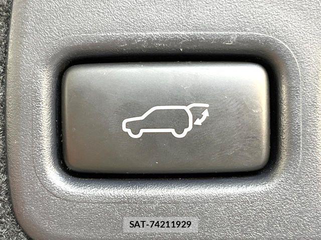 Toyota HARRIER 2017-01 8366110-5