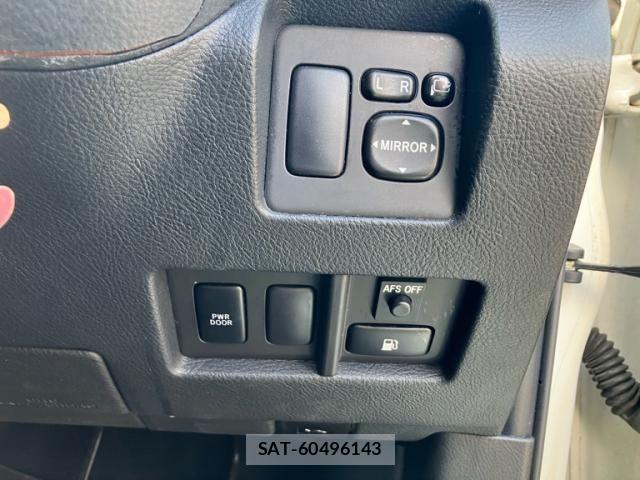 Toyota HARRIER 2005-06 8366130-19