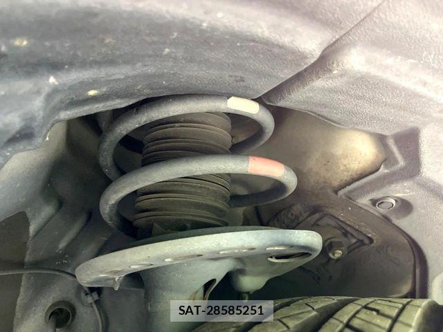 Toyota HARRIER 2015-02 8366117-19