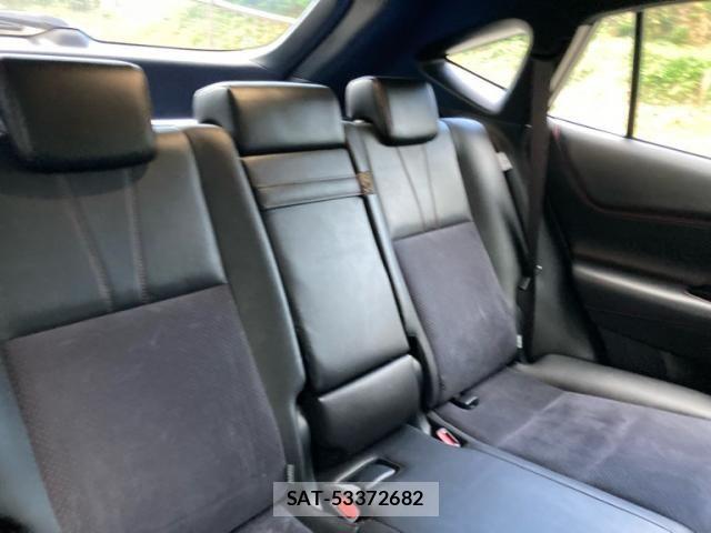 Toyota HARRIER 2017-06 8366111-7