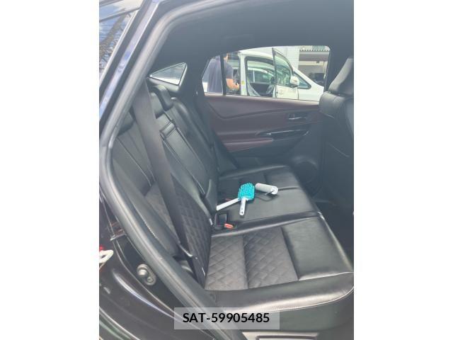 Toyota HARRIER 2018-03 8366115-12
