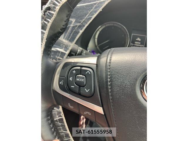 Toyota HARRIER 2019-03 8366104-19