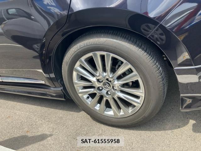 Toyota HARRIER 2019-03 8366104-3