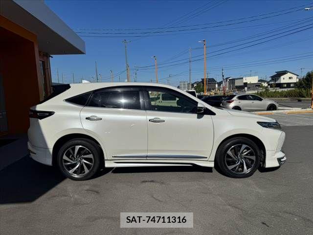 Toyota HARRIER 2017-11 8366112-10