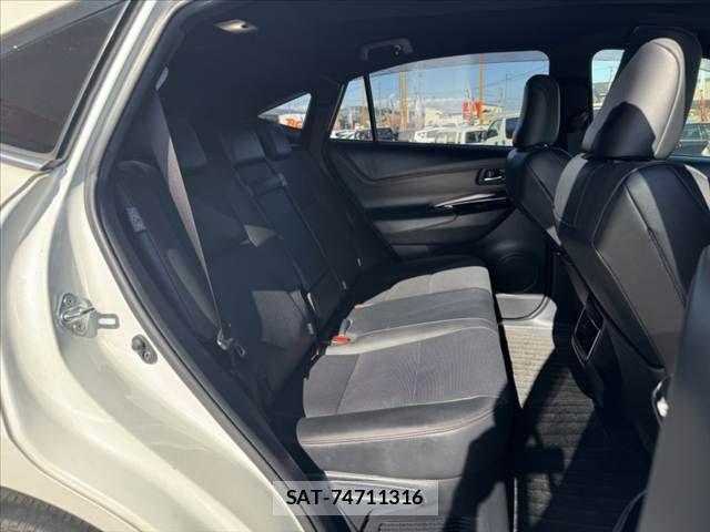 Toyota HARRIER 2017-11 8366112-16