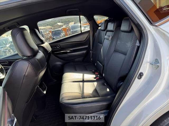 Toyota HARRIER 2017-11 8366112-18