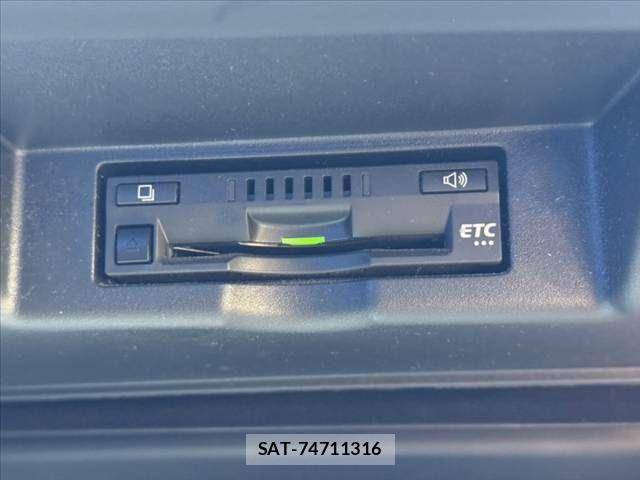 Toyota HARRIER 2017-11 8366112-5