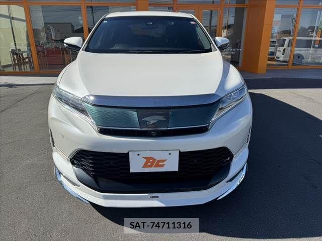 Toyota HARRIER 2017-11 8366112-8