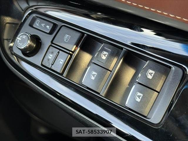 Toyota HARRIER 2019-08 8366113-26