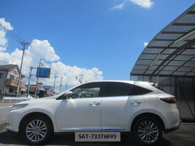 Toyota HARRIER 2017-12 8366114-4