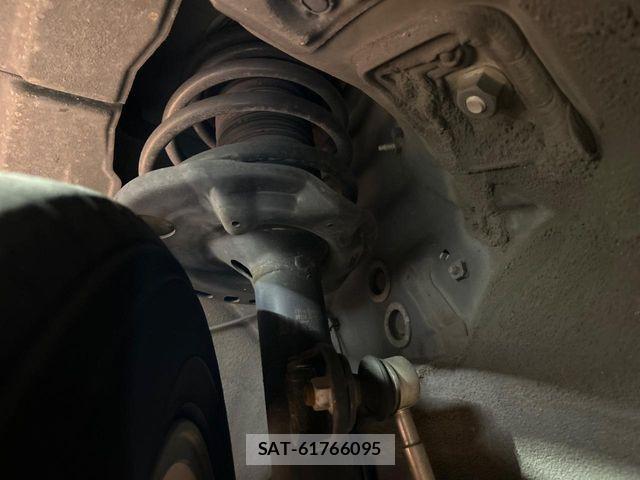 Toyota HARRIER 2018-01 8366109-19
