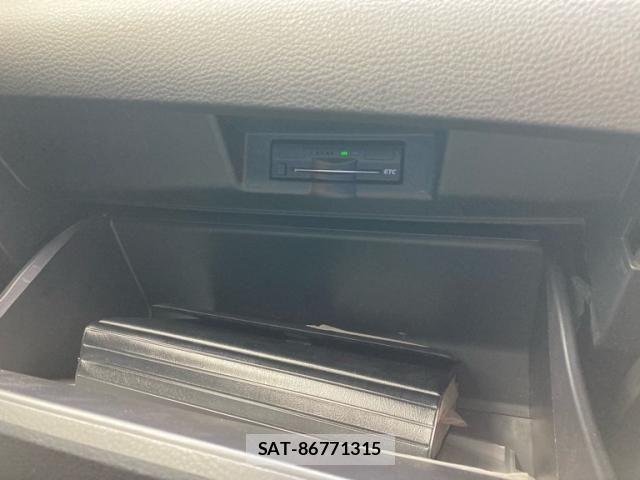 Toyota HARRIER 2015-07 8366127-18