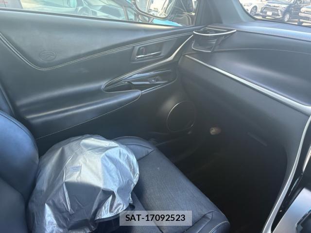 Toyota HARRIER 2018-09 8371698-17