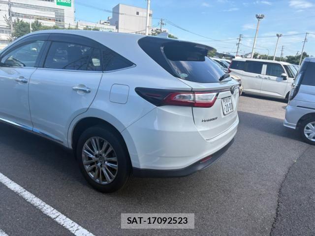 Toyota HARRIER 2018-09 8371698-1