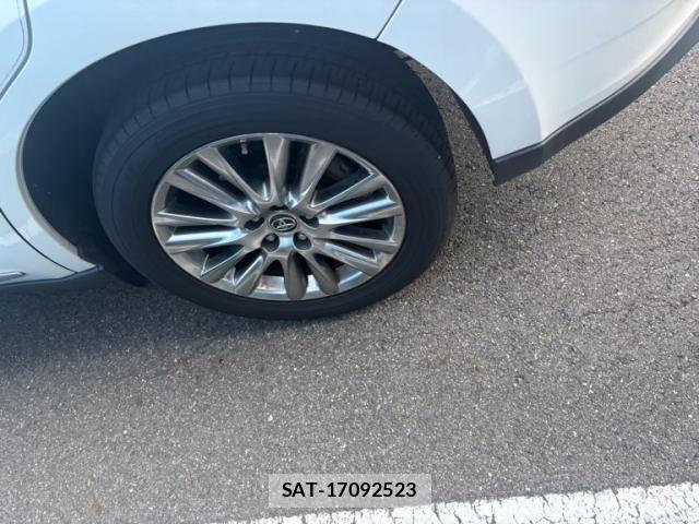 Toyota HARRIER 2018-09 8371698-2