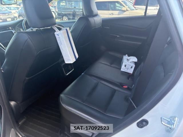 Toyota HARRIER 2018-09 8371698-5