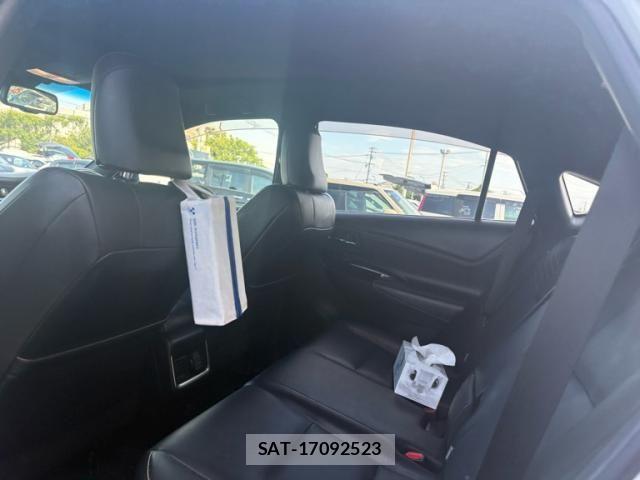 Toyota HARRIER 2018-09 8371698-6