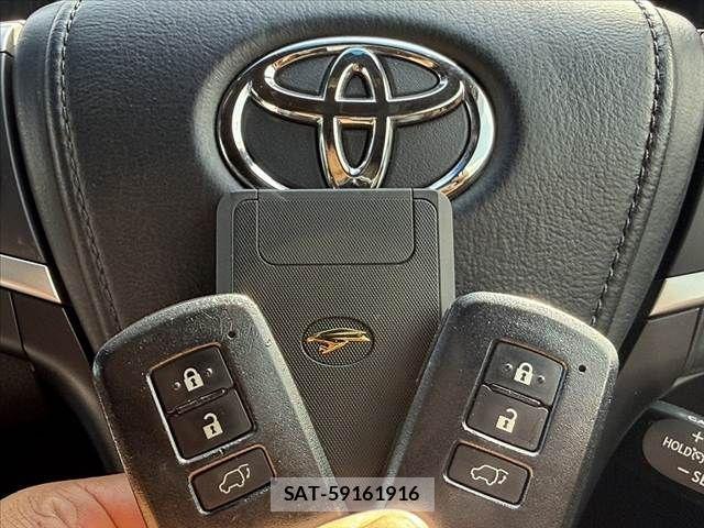 Toyota HARRIER 2017-08 8371703-21