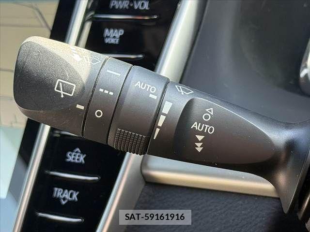 Toyota HARRIER 2017-08 8371703-22