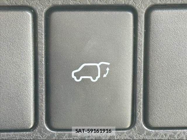 Toyota HARRIER 2017-08 8371703-29