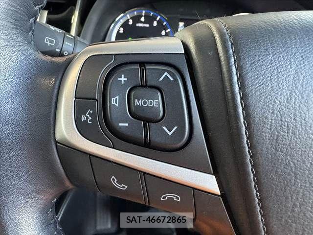 Toyota HARRIER 2019-06 8412660-26