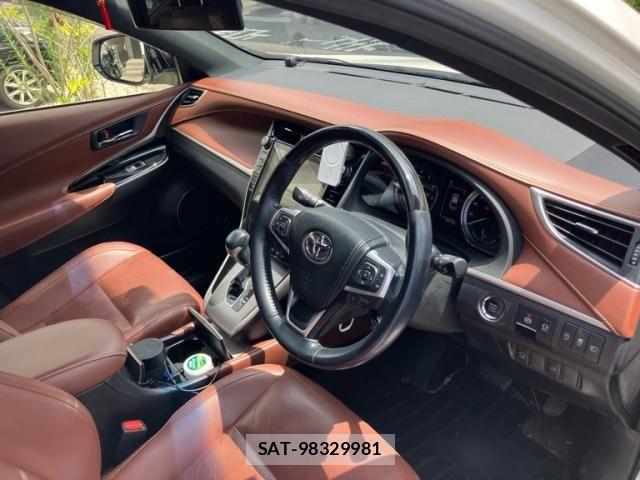 Toyota HARRIER 2018-09 8412666-14