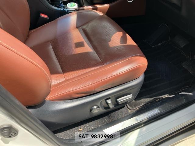Toyota HARRIER 2018-09 8412666-16