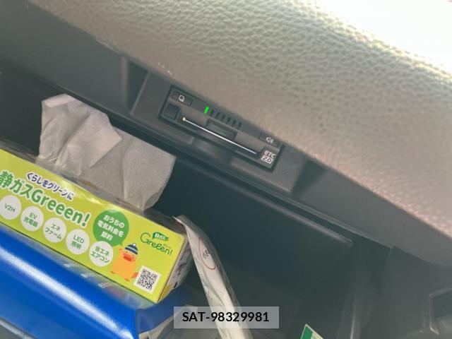 Toyota HARRIER 2018-09 8412666-23