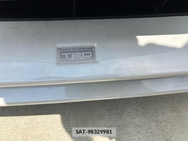 Toyota HARRIER 2018-09 8412666-7