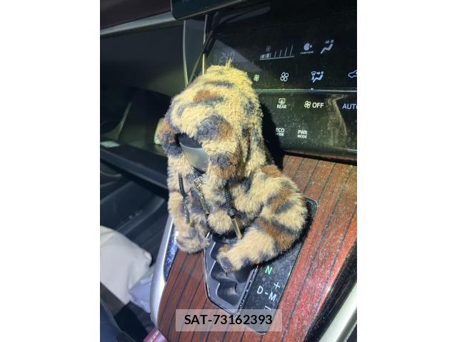 Toyota HARRIER 2017-03 8412668-23