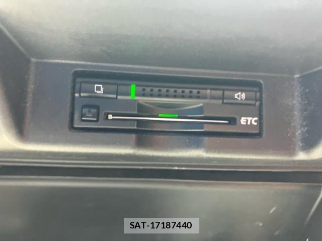 Toyota HARRIER 2014-06 8412671-24