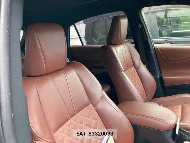 Toyota HARRIER 2017-12 8438180-13