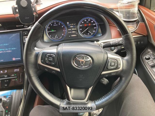 Toyota HARRIER 2017-12 8438180-19