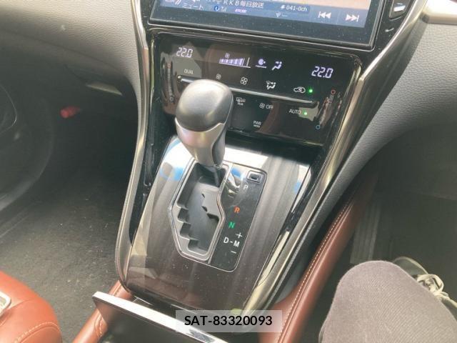 Toyota HARRIER 2017-12 8438180-26