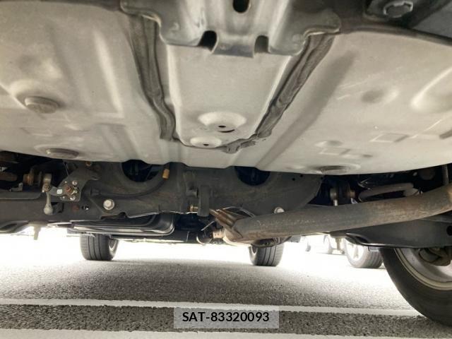 Toyota HARRIER 2017-12 8438180-6