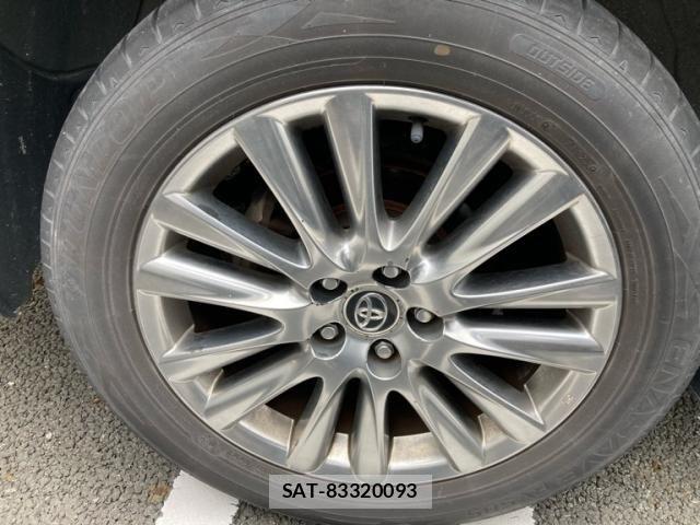 Toyota HARRIER 2017-12 8438180-8
