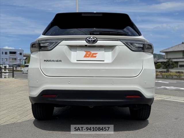 Toyota HARRIER 2016-03 8457111-13