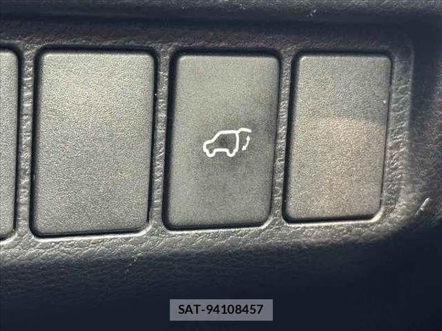 Toyota HARRIER 2016-03 8457111-26