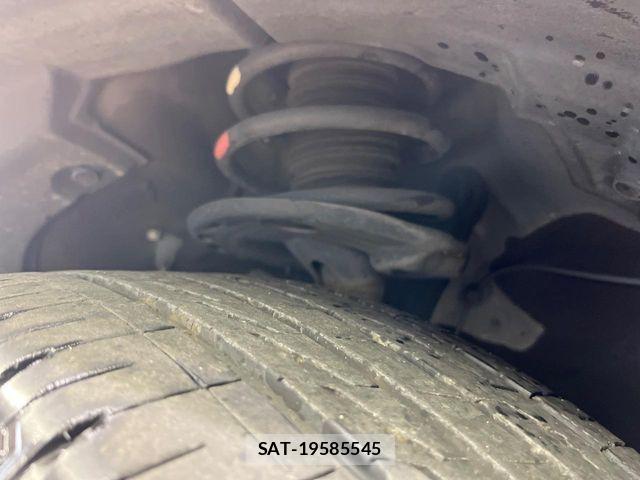 Toyota HARRIER 2015-08 8457587-19