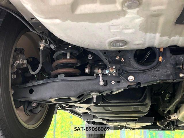 Toyota HARRIER 2017-05 8457583-19